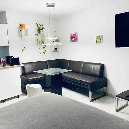 Linda By Railway Station , Airport In Centre Apartament Düsseldorf