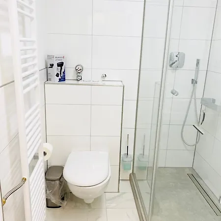 Linda By Railway Station , Airport In Centre Διαμέρισμα